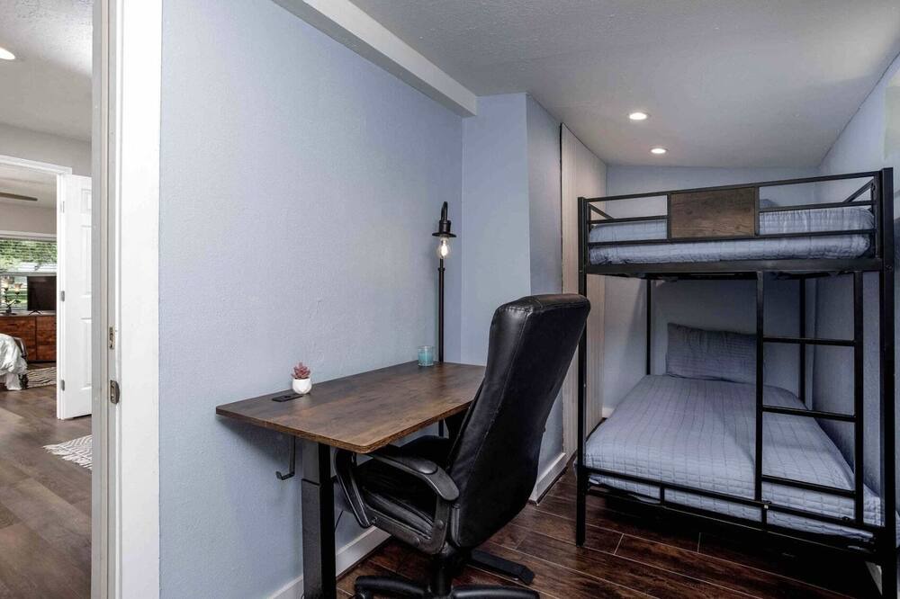Photo of Bedroom in Montgomery