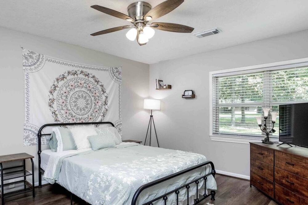Photo of Bedroom in Montgomery