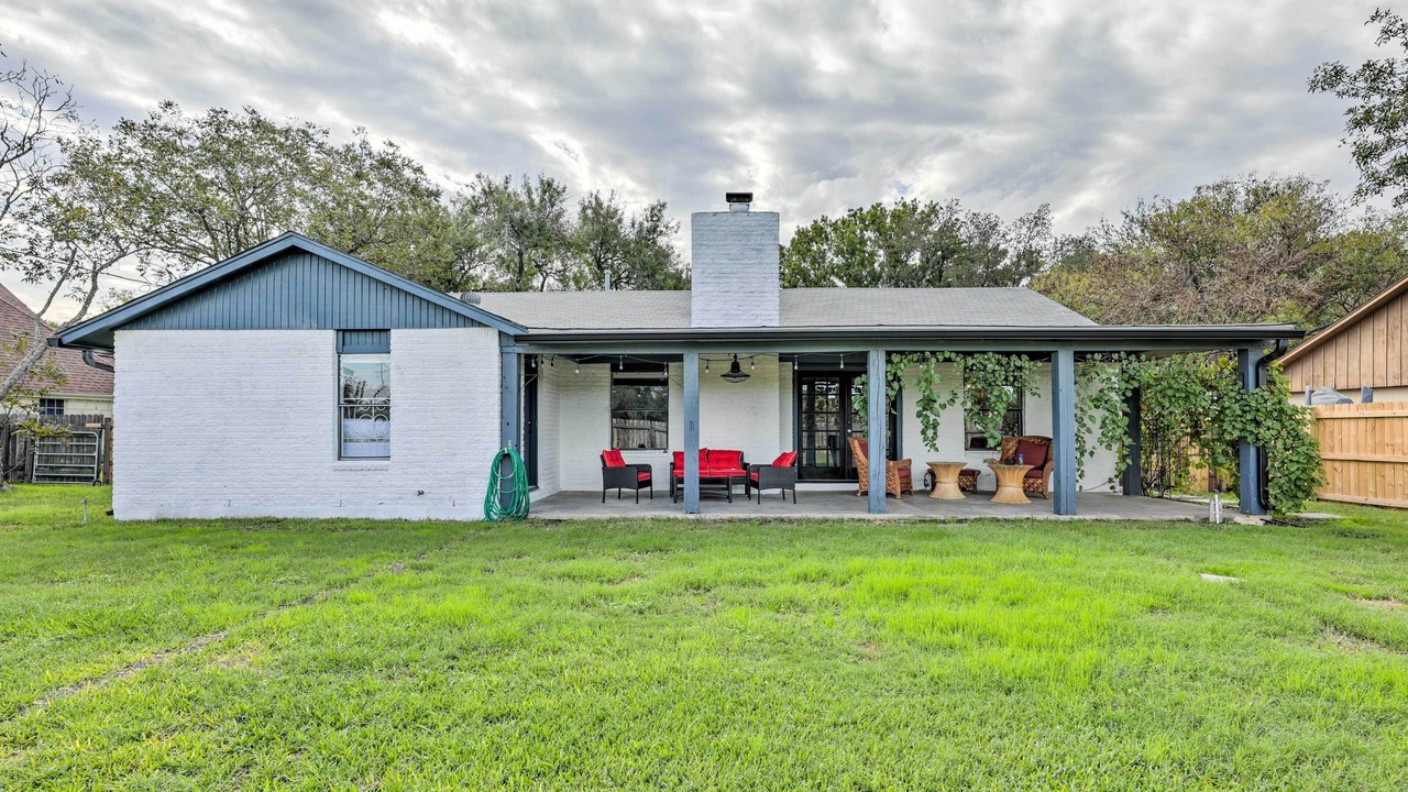 Photo of Outdoor in Lockhart