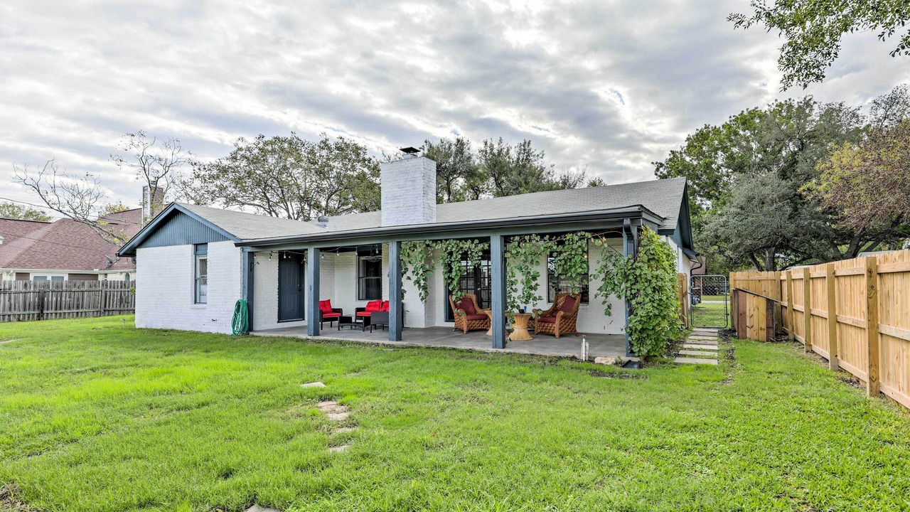 Photo of Outdoor in Lockhart