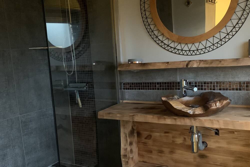 Photo of Bathroom in Uchizy