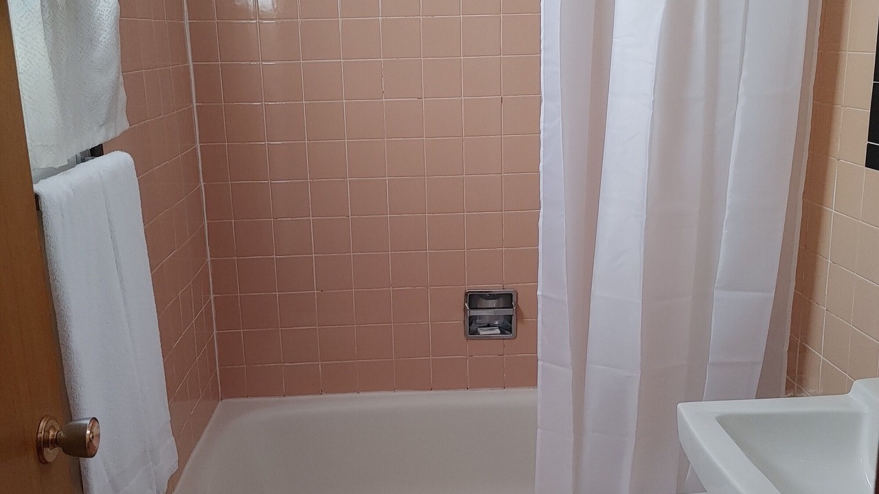 Photo of Bathroom in Schreiber