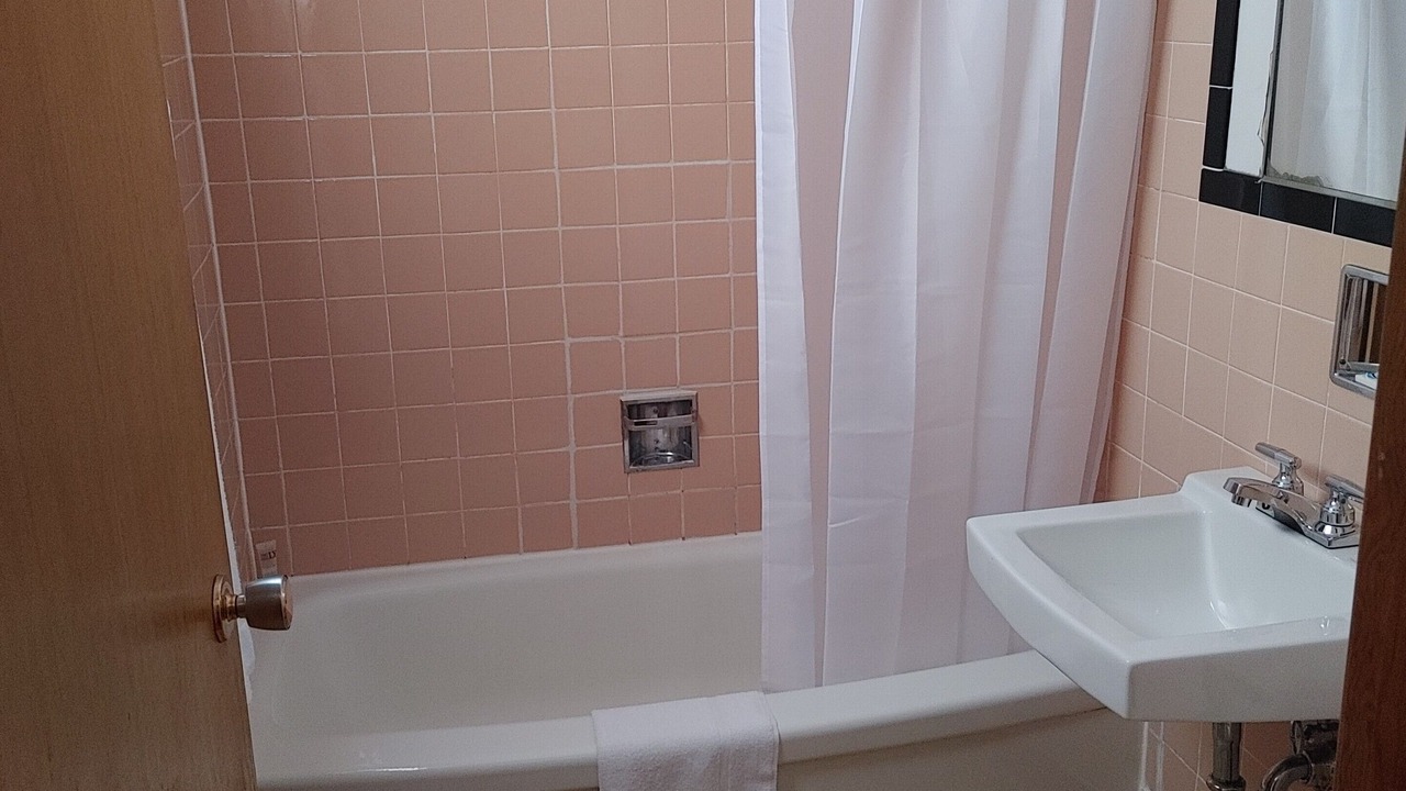 Photo of Bathroom in Schreiber