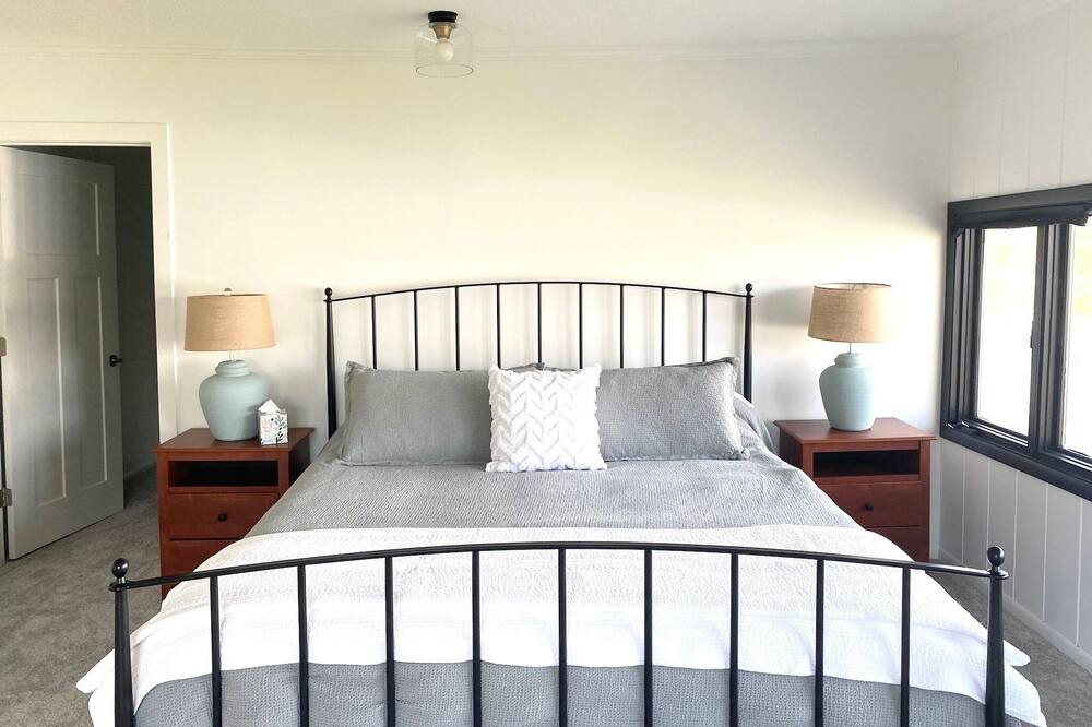 Photo of Bedroom in Lake Catherine