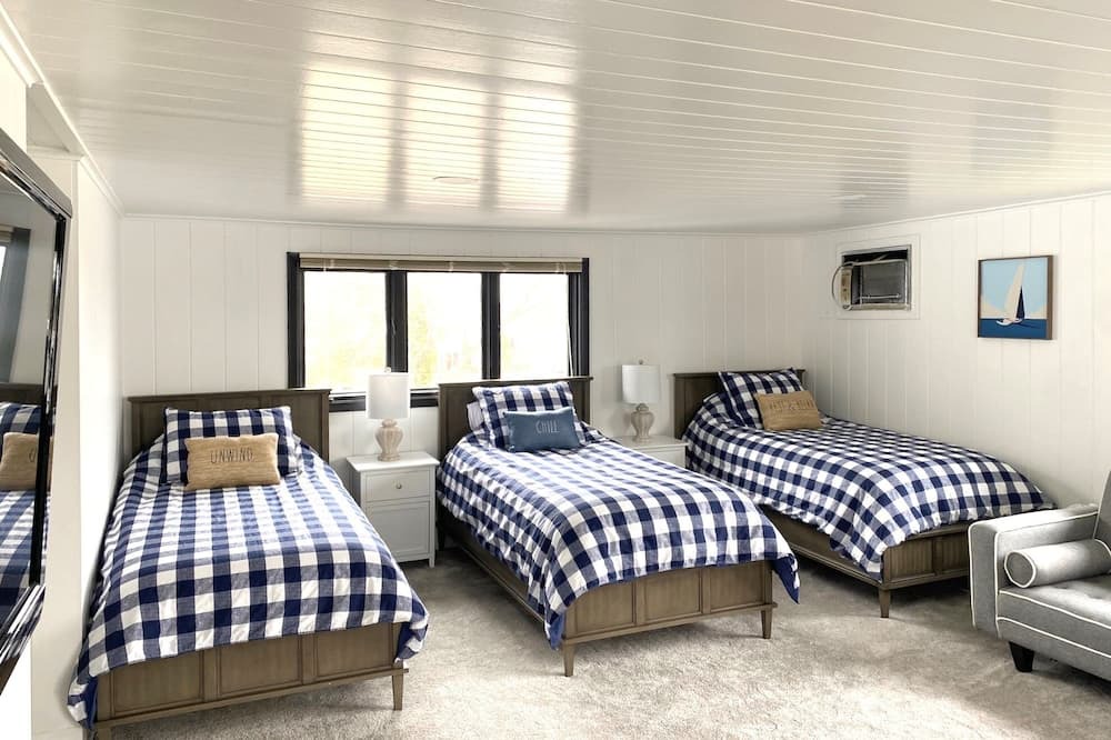 Photo of Bedroom in Lake Catherine