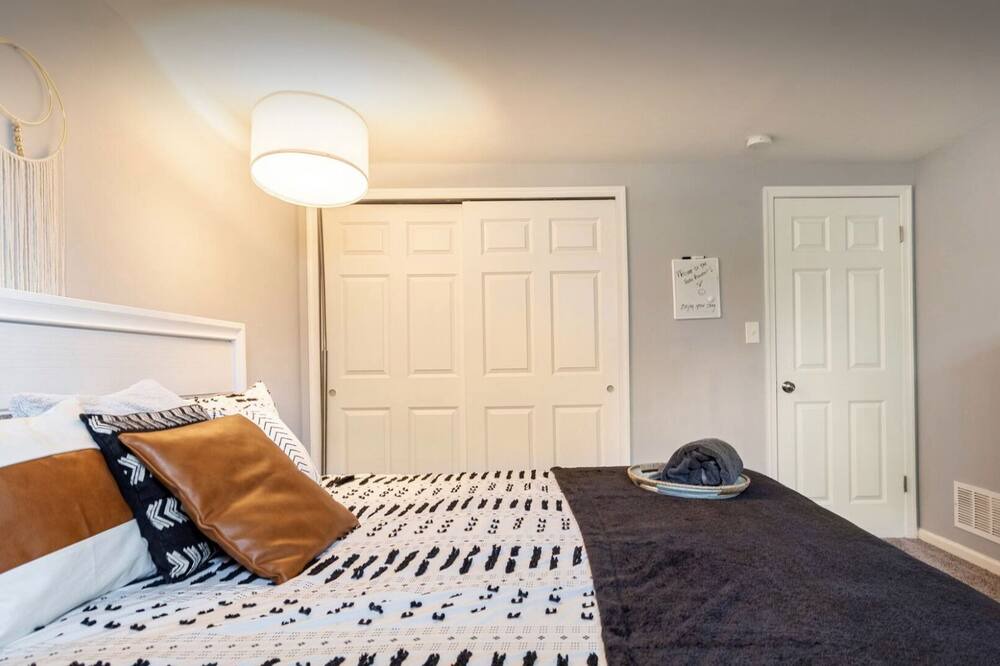 Photo of Bedroom in Rossville