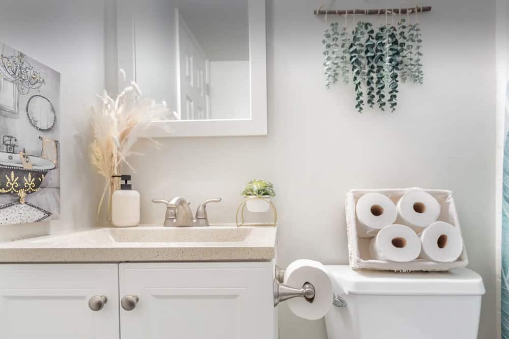Photo of Bathroom in Rossville
