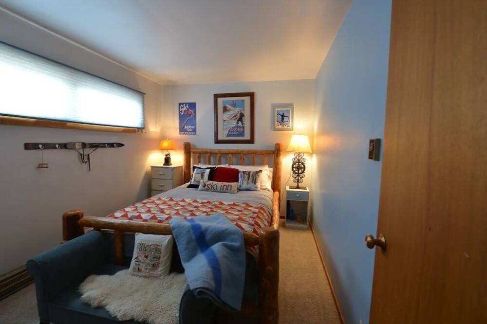 Photo of Bedroom in Moose Wilson Road