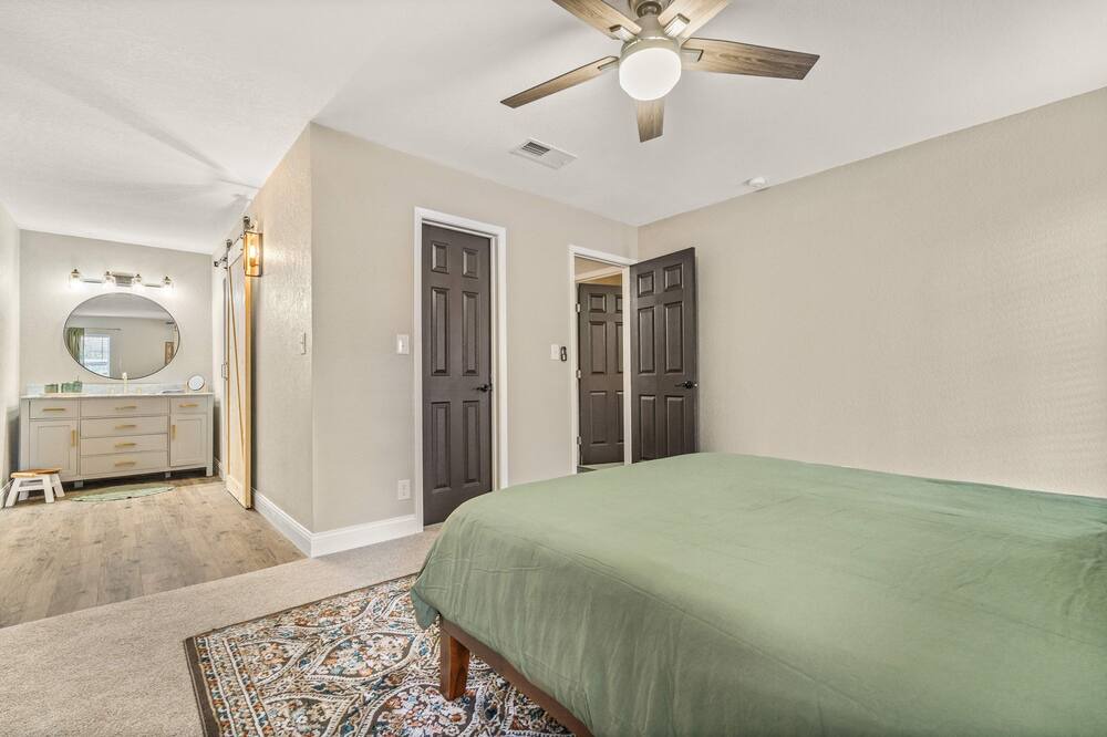 Photo of Bedroom in North San Antonio - SAT