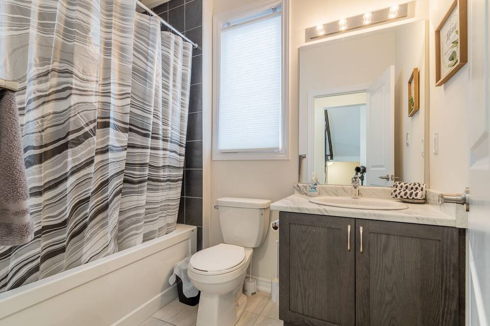 Photo of Bathroom in Wasaga Beach