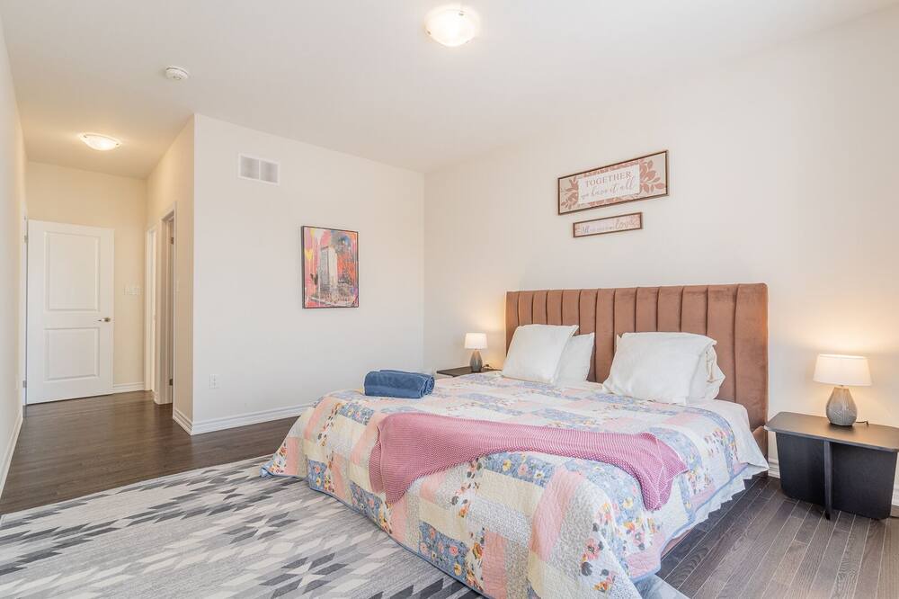 Photo of Bedroom in Wasaga Beach