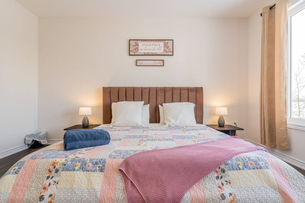 Photo of Bedroom in Wasaga Beach