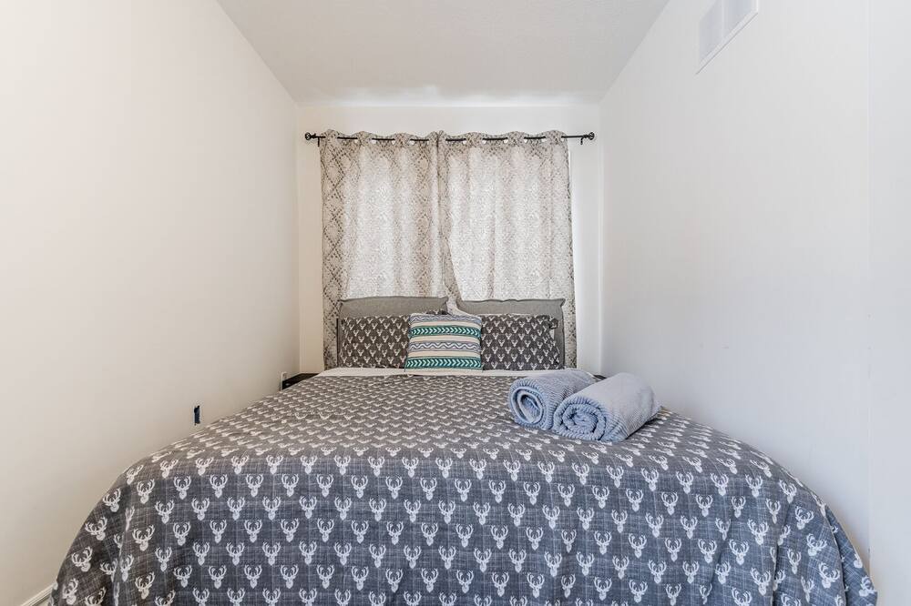 Photo of Bedroom in Wasaga Beach
