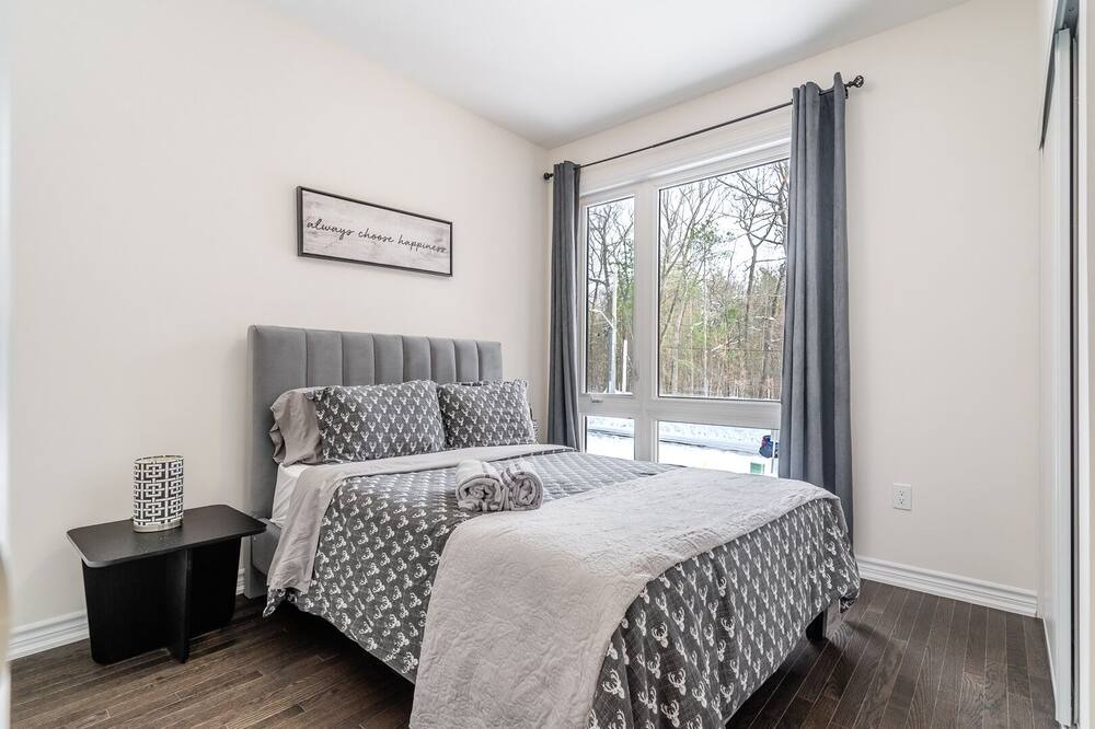 Photo of Bedroom in Wasaga Beach