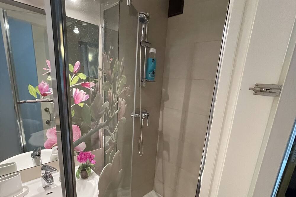 Photo of Bathroom in Oden