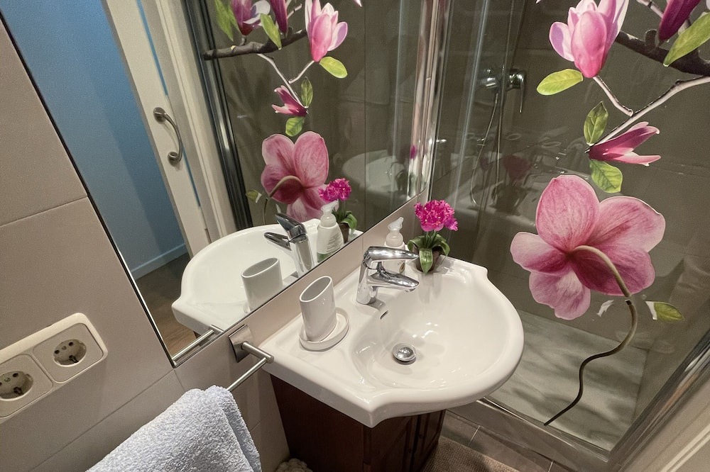 Photo of Bathroom in Oden