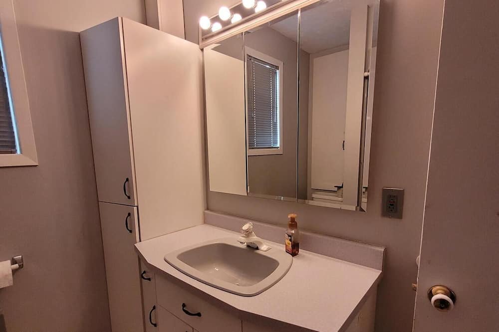 Photo of Bathroom in Bowman