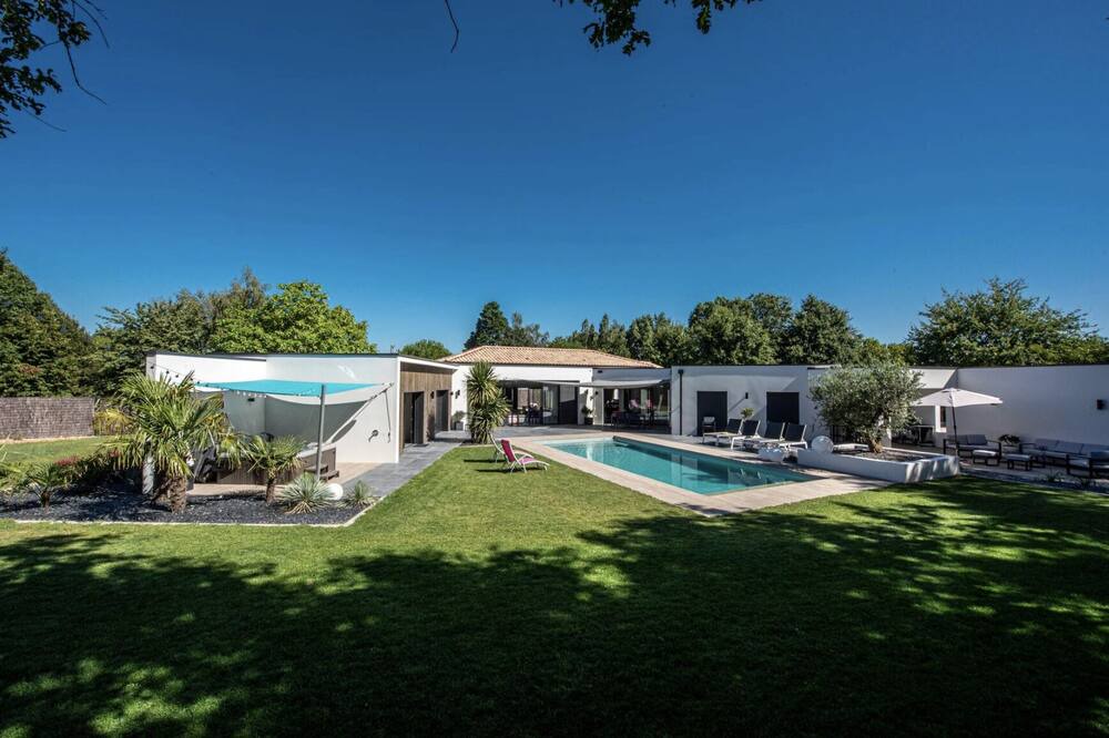 Photo of Outdoor in Mouilleron-le-Captif