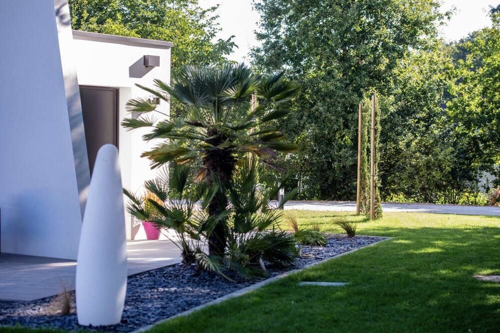 Photo of Outdoor in Mouilleron-le-Captif