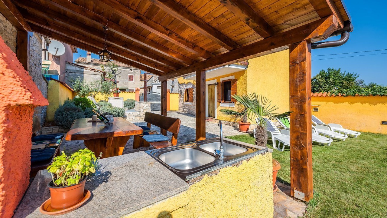 Photo of Outdoor in Mali Vareski