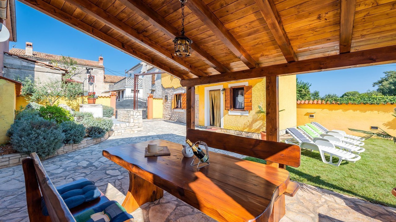 Photo of Outdoor in Mali Vareski