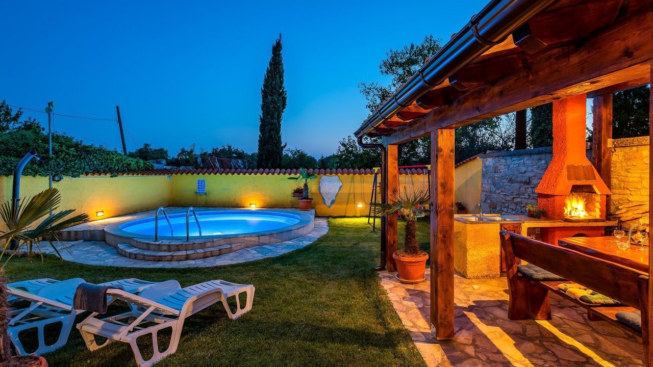 Photo of Outdoor in Mali Vareski
