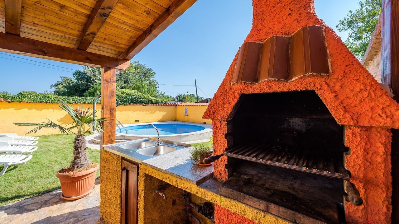 Photo of Outdoor in Mali Vareski