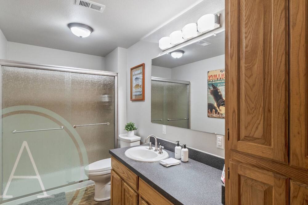 Photo of Bathroom in Streetman