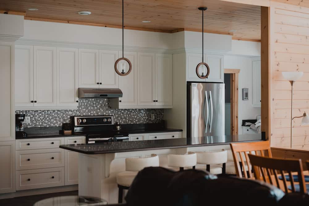 Photo of Kitchen in Mansfield-et-Pontefract