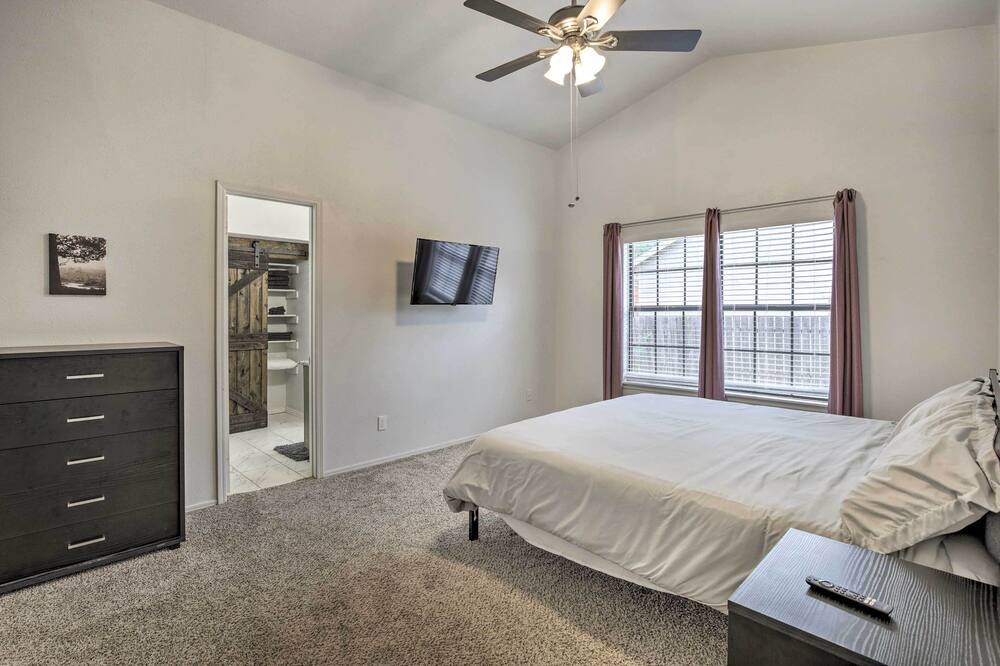 Photo of Bathroom in Allen