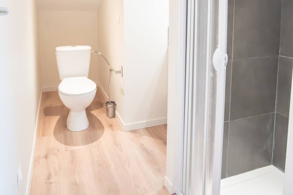 Photo of Bathroom in Quartier Beauregard-Boufflers-Buthegnemont-Boudonville
