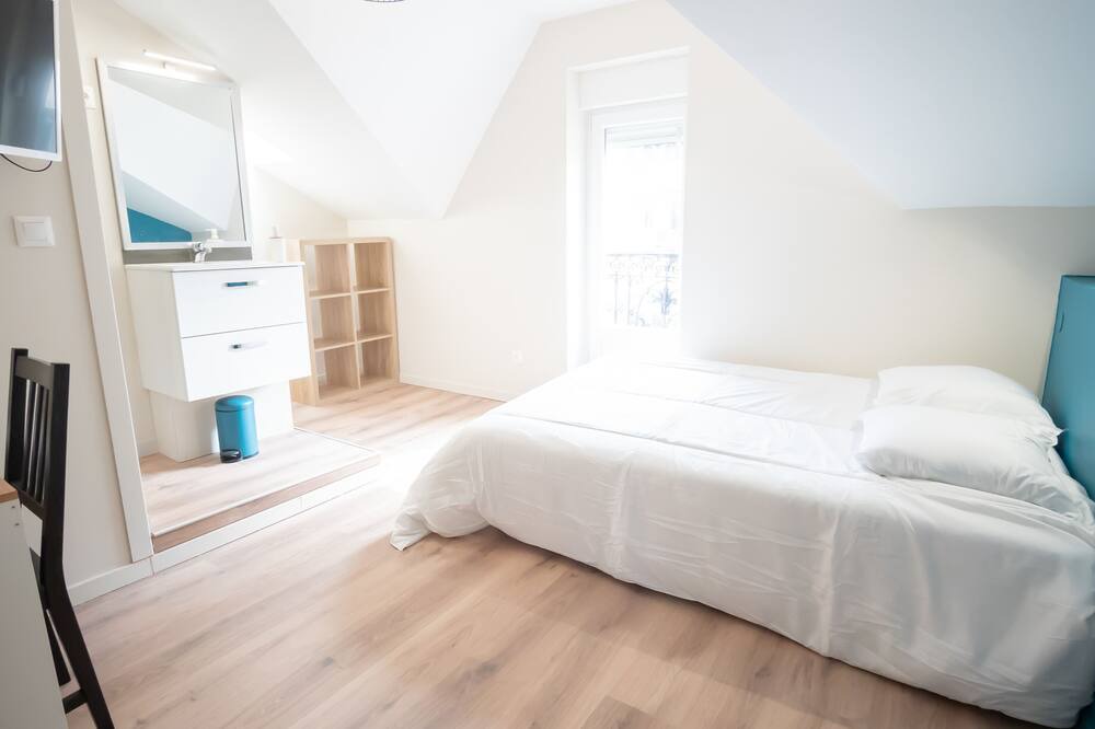 Photo of Bedroom in Quartier Beauregard-Boufflers-Buthegnemont-Boudonville