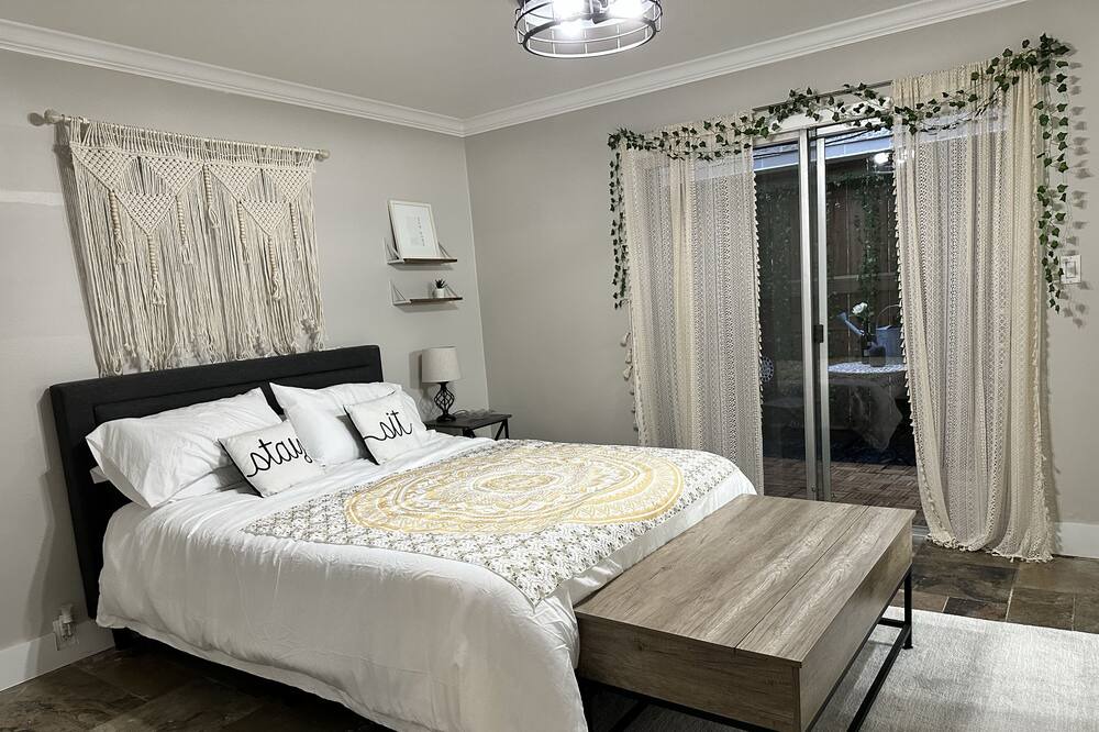 Photo of Bedroom in Greenway Plaza-Upper Kirby