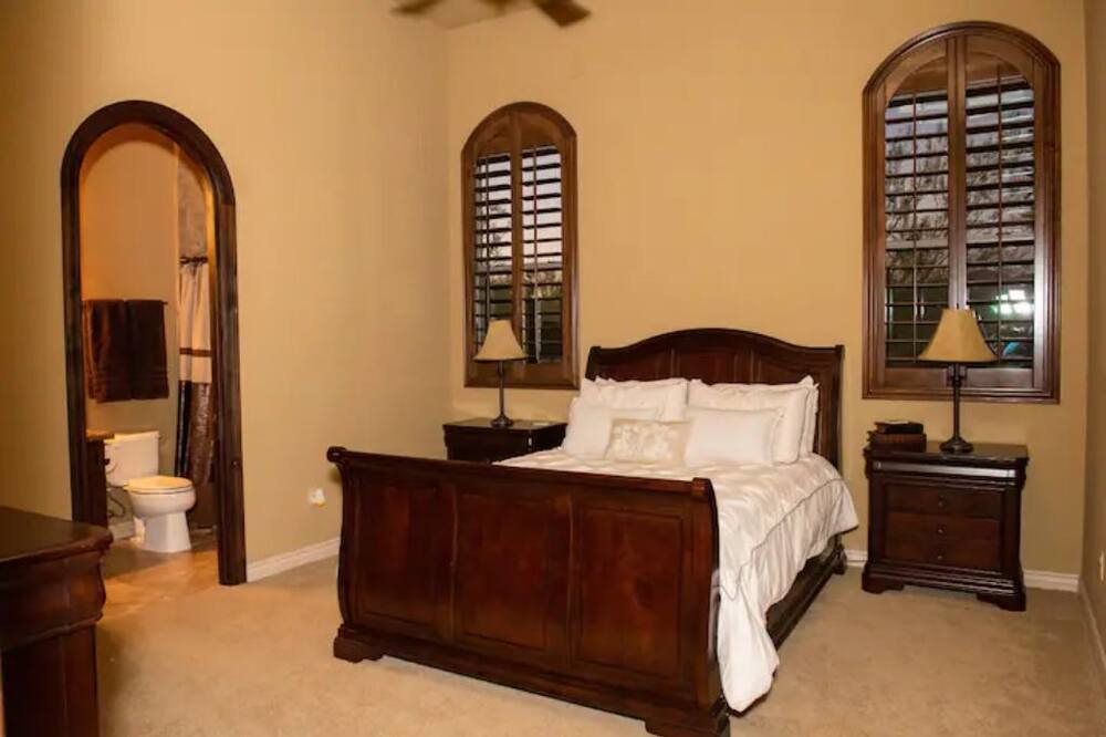 Photo of Bedroom in Pinnacle Peak