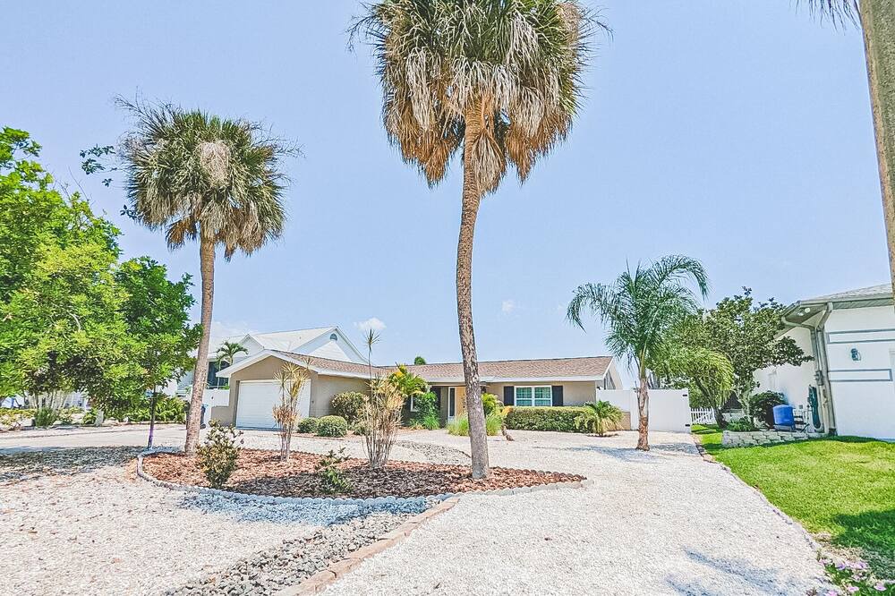 Photo of Others in Apollo Beach