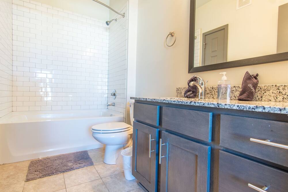 Photo of Bathroom in Hurstbourne