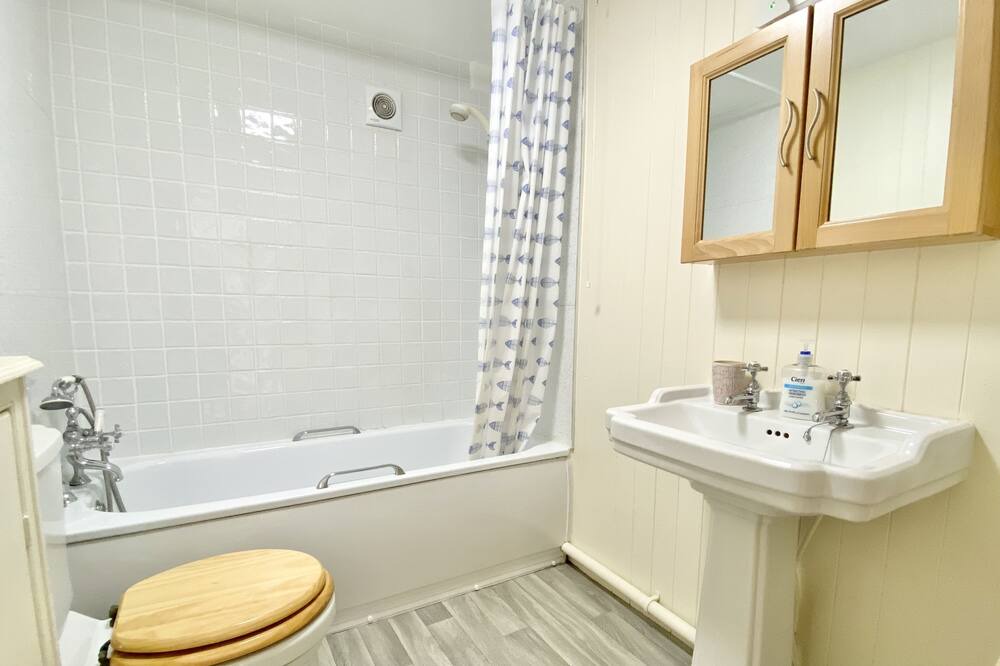 Photo of Bathroom in St Minver