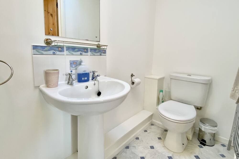 Photo of Bathroom in St Minver
