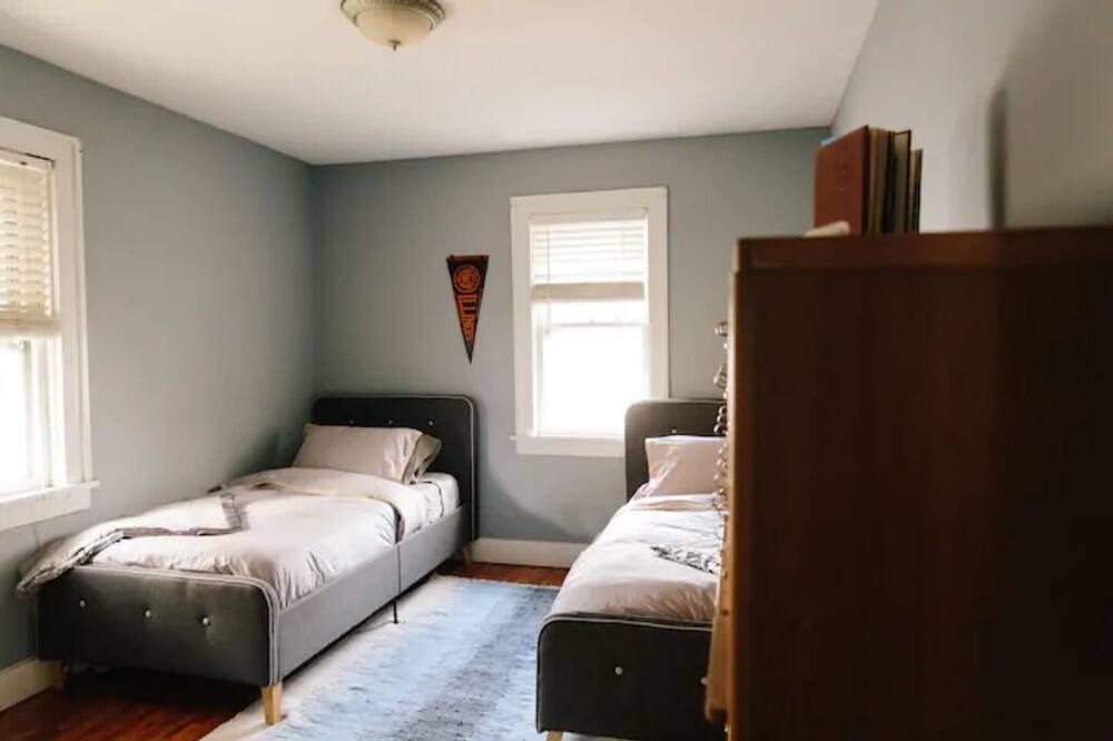 Photo of Bedroom in Urbana