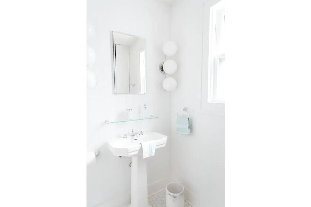 Photo of Bathroom in Urbana