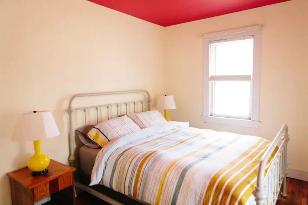 Photo of Bedroom in Urbana