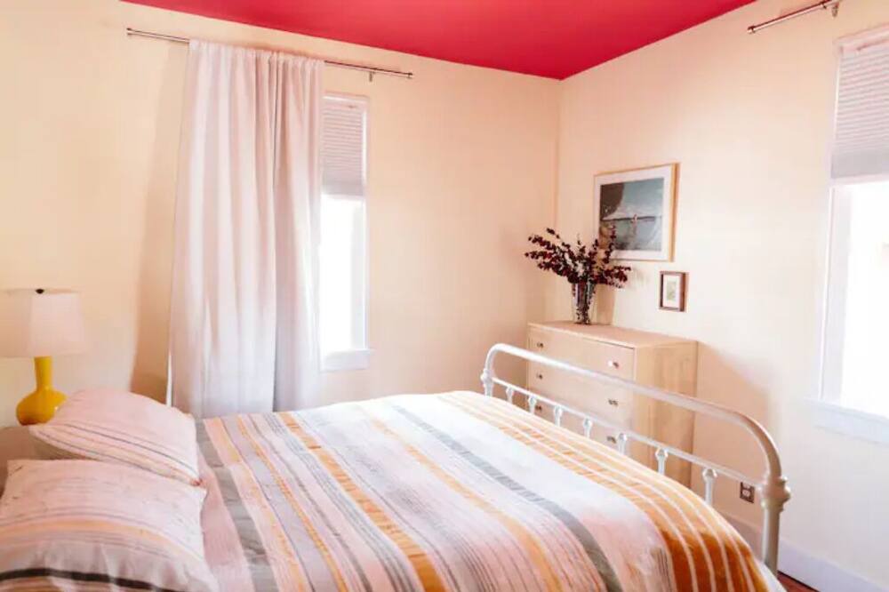 Photo of Bedroom in Urbana