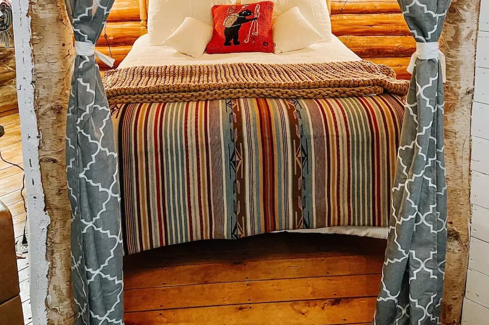 Photo of Bedroom in Lyndon Center