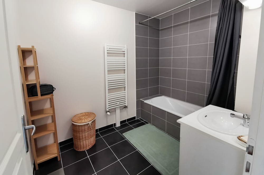 Photo of Bathroom in Saint-Genis-Pouilly