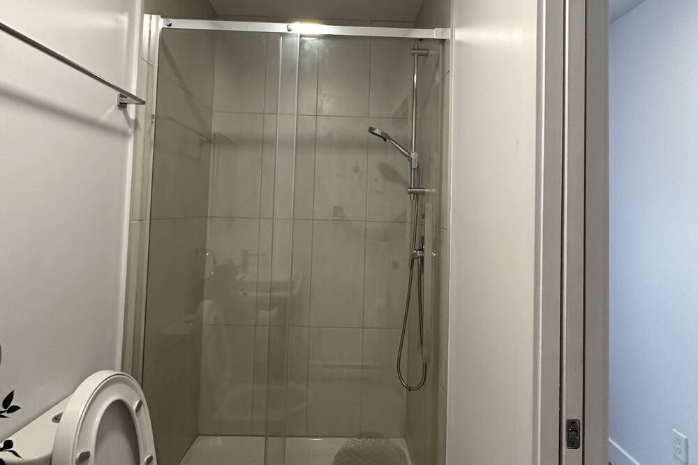 Photo of Bathroom in Mercier-Hochelaga-Maisonneuve