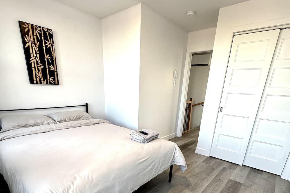 Photo of Bedroom in Mercier-Hochelaga-Maisonneuve