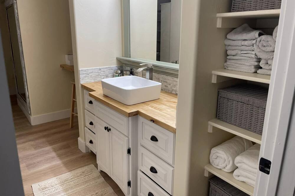 Photo of Bathroom in Canyon County