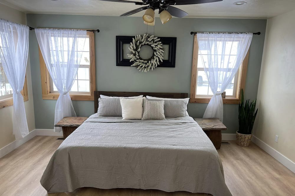 Photo of Bedroom in Canyon County