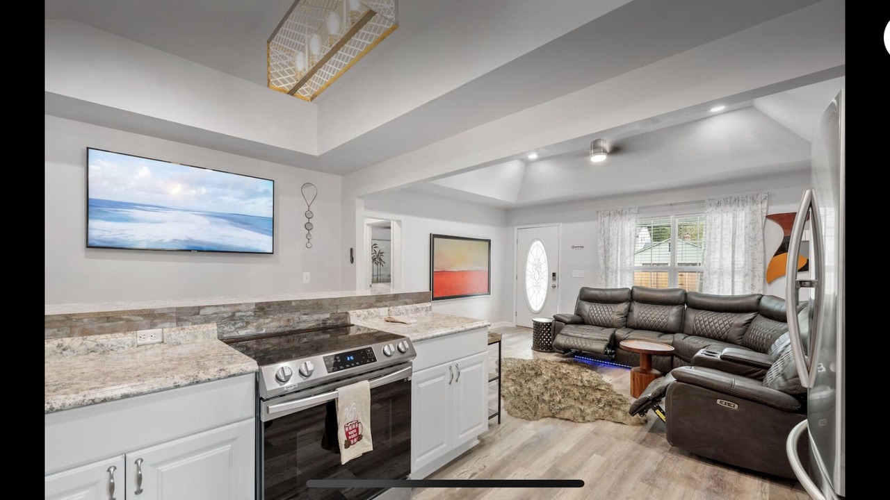 Photo of Livingroom in Central Newport News