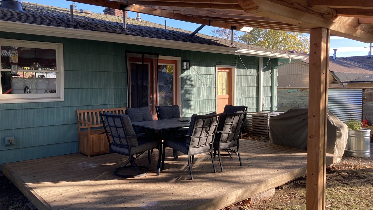 Photo of Outdoor in Brentwood-Darlington